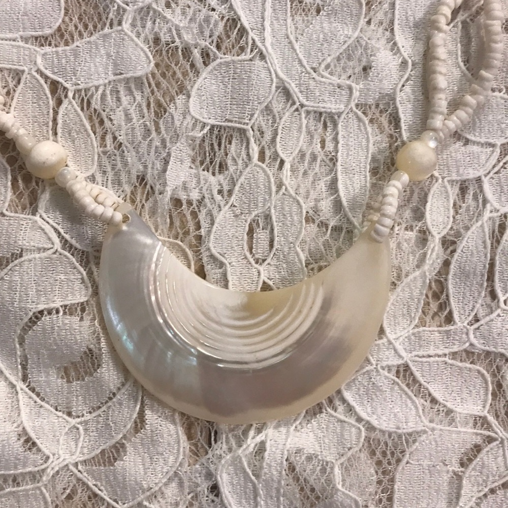 Shell necklace - Picture 3 of 7